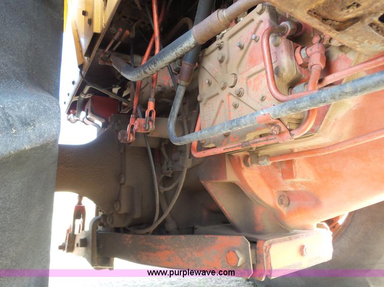 image for item J6175 1972 Case 1370 tractor