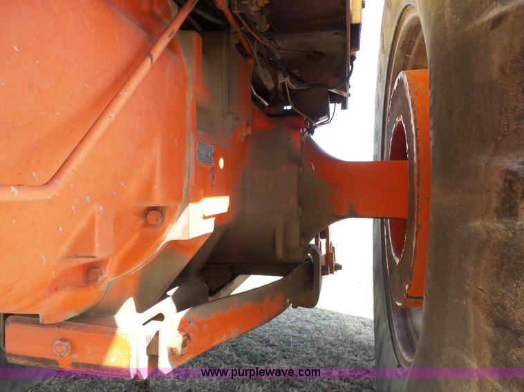 image for item J6175 1972 Case 1370 tractor