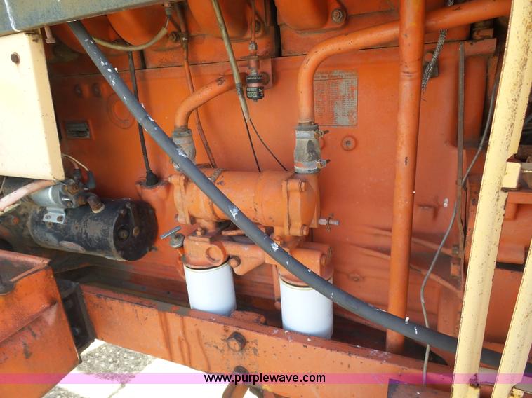 image for item J6175 1972 Case 1370 tractor