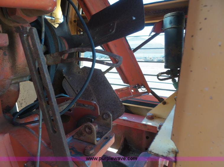 image for item J6175 1972 Case 1370 tractor