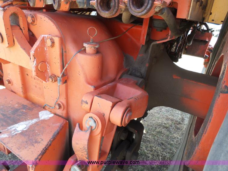 image for item J6175 1972 Case 1370 tractor