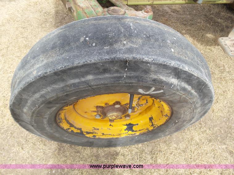 image for item J6177 John Deere 2040 tractor