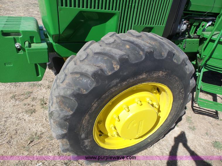 image for item J6187 1992 John Deere 4960 MFWD tractor