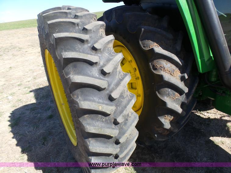 image for item J6187 1992 John Deere 4960 MFWD tractor