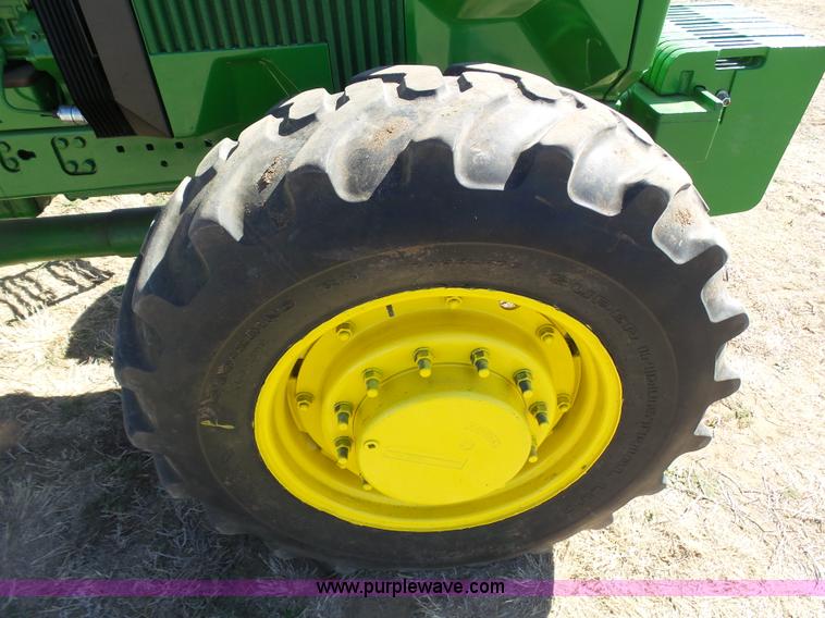 image for item J6187 1992 John Deere 4960 MFWD tractor
