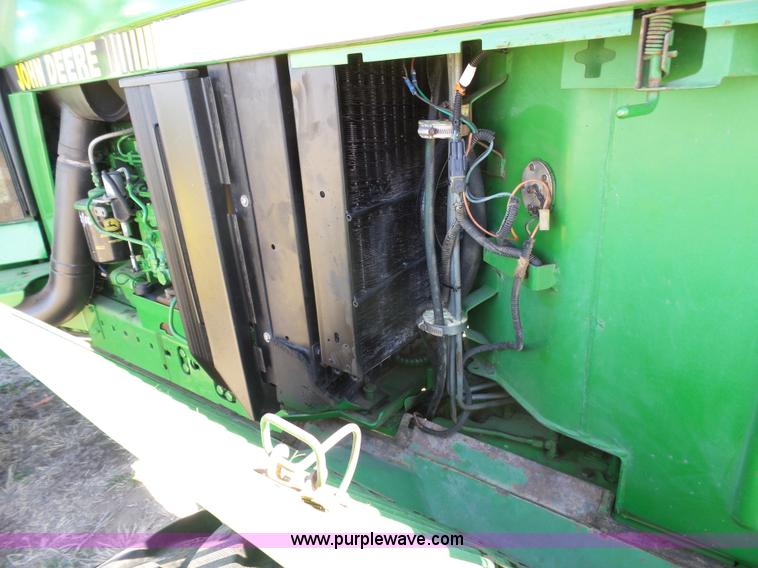 image for item J6187 1992 John Deere 4960 MFWD tractor