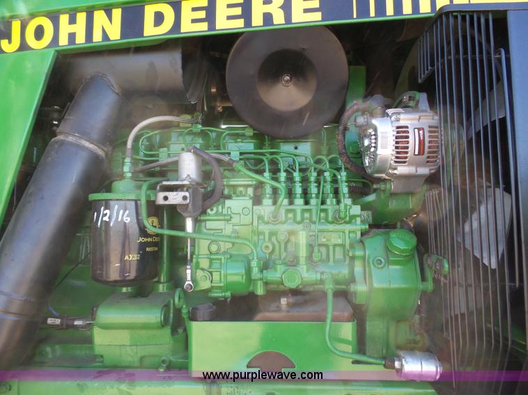 image for item J6187 1992 John Deere 4960 MFWD tractor