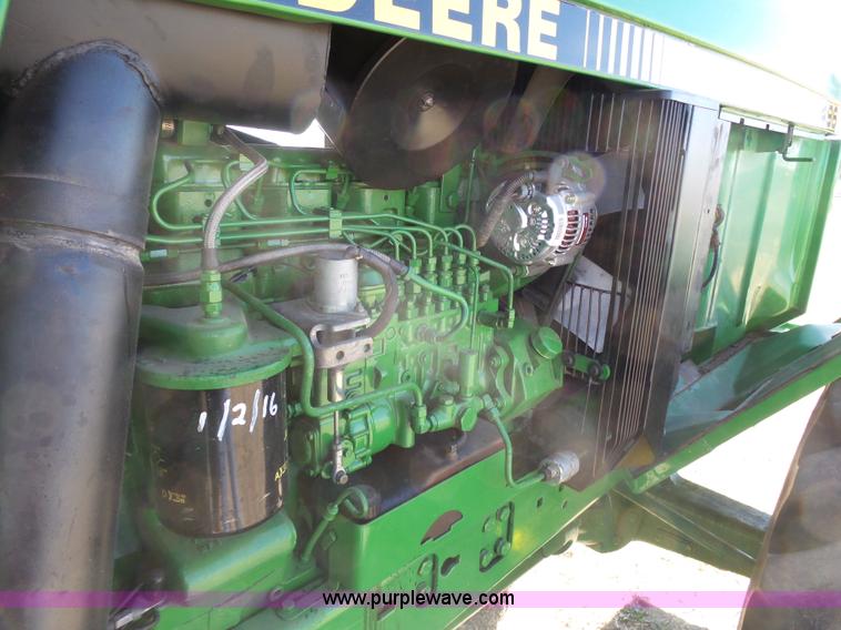 image for item J6187 1992 John Deere 4960 MFWD tractor
