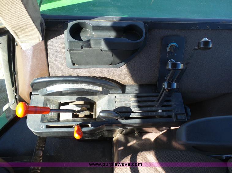 image for item J6187 1992 John Deere 4960 MFWD tractor