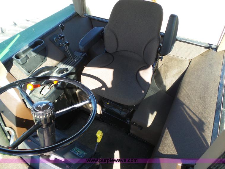 image for item J6187 1992 John Deere 4960 MFWD tractor