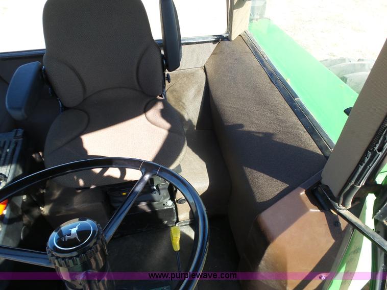 image for item J6187 1992 John Deere 4960 MFWD tractor