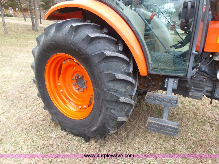 image for item K1294 2006 Kubota M9540F tractor