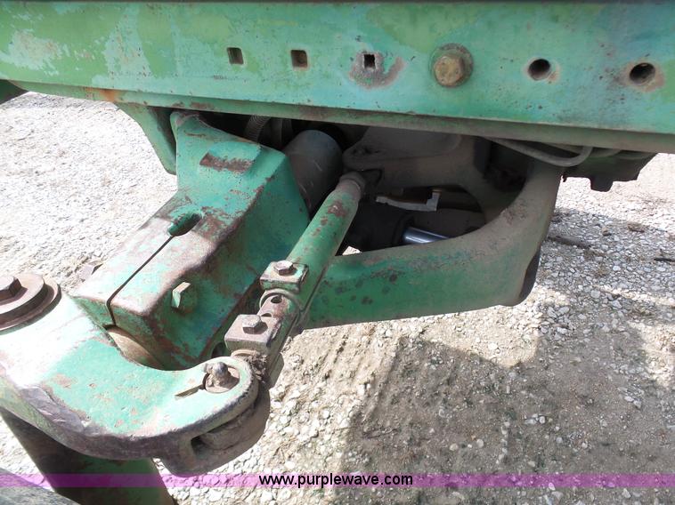 image for item K4283 John Deere 4520 tractor