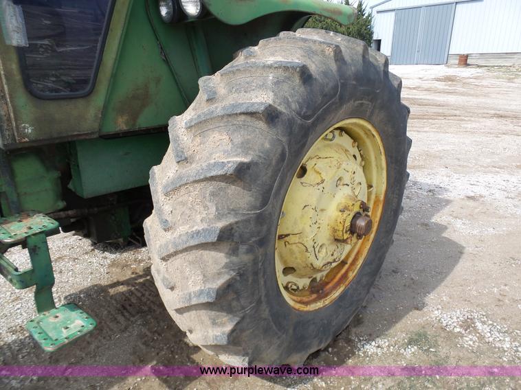 image for item K4283 John Deere 4520 tractor