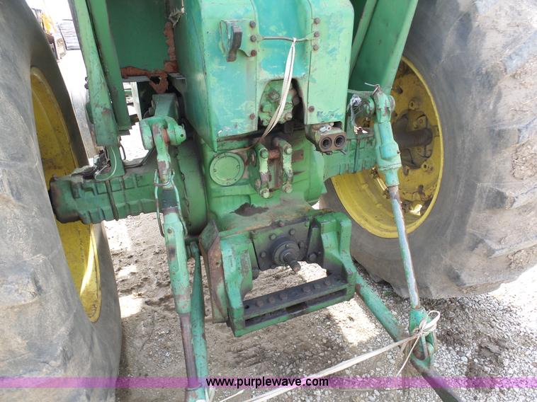 image for item K4283 John Deere 4520 tractor