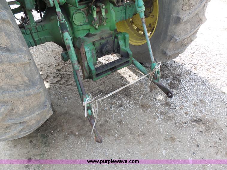 image for item K4283 John Deere 4520 tractor
