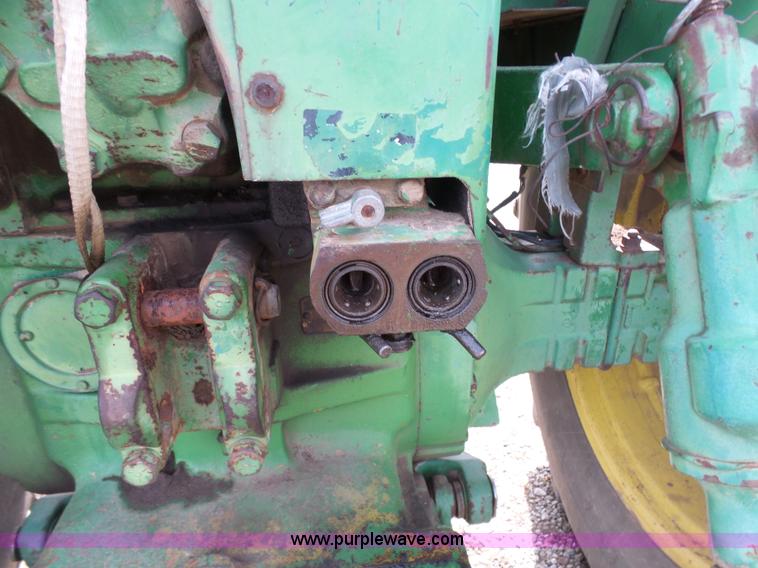 image for item K4283 John Deere 4520 tractor