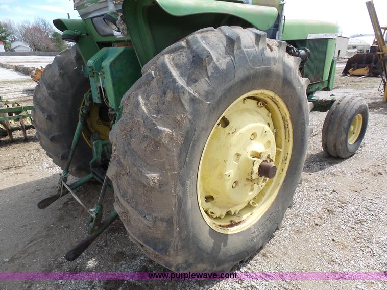 image for item K4283 John Deere 4520 tractor