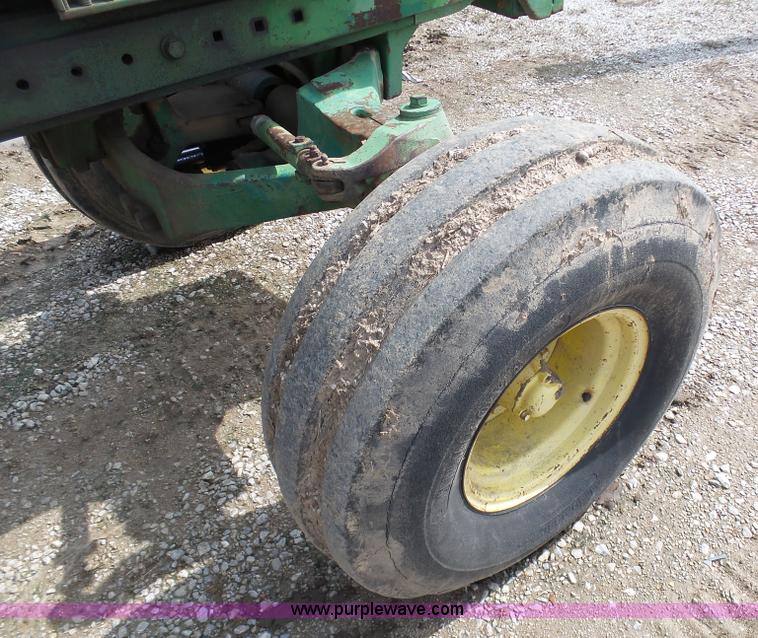 image for item K4283 John Deere 4520 tractor