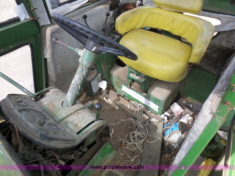 image for item K4283 John Deere 4520 tractor