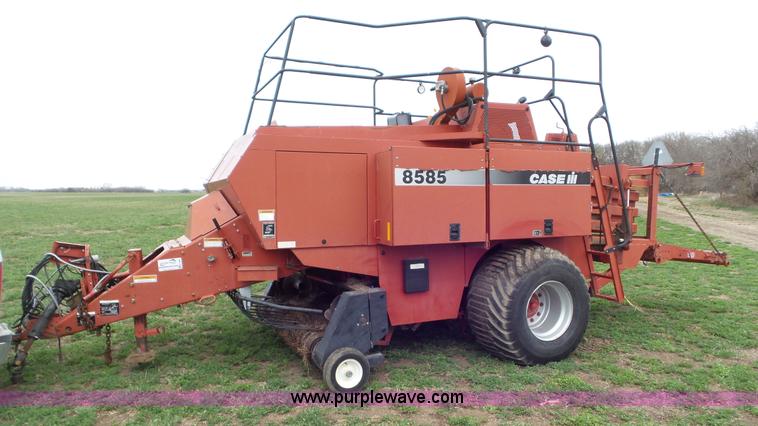 image for item K6829 2000 Case IH 8585 large square baler