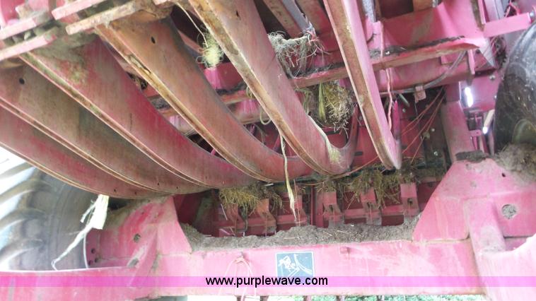 image for item K6829 2000 Case IH 8585 large square baler