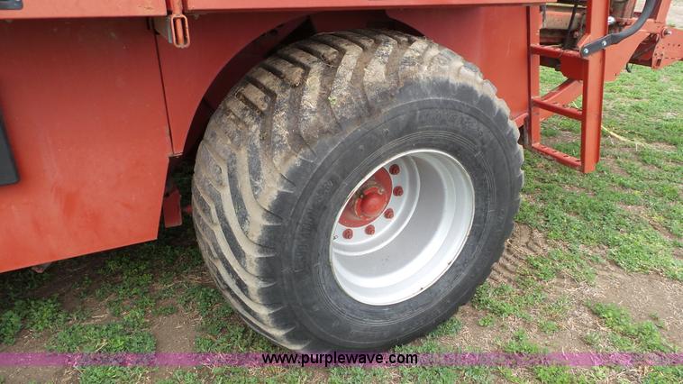 image for item K6829 2000 Case IH 8585 large square baler