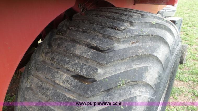 image for item K6829 2000 Case IH 8585 large square baler