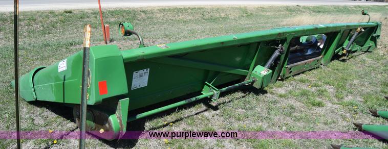 image for item K8746 1997 John Deere 1293 corn head