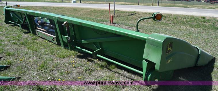 image for item K8746 1997 John Deere 1293 corn head