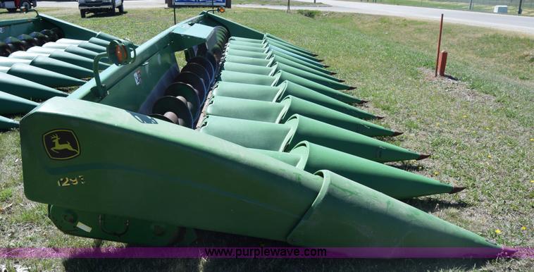 image for item K8746 1997 John Deere 1293 corn head