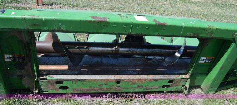 image for item K8746 1997 John Deere 1293 corn head