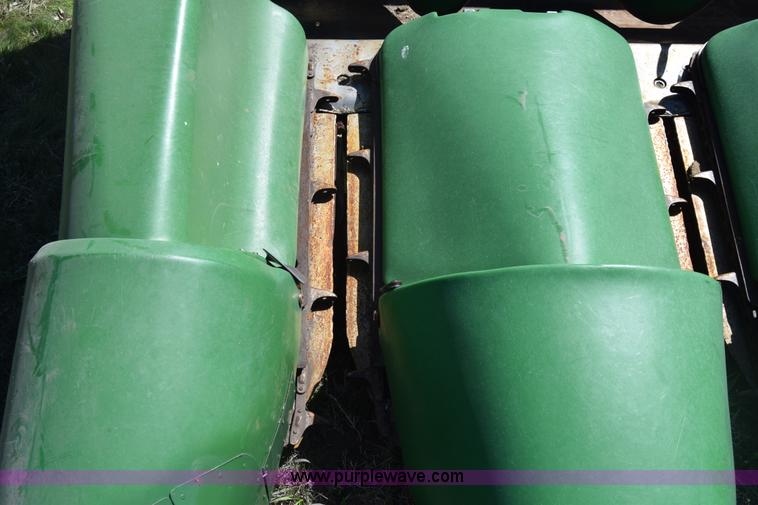 image for item K8746 1997 John Deere 1293 corn head