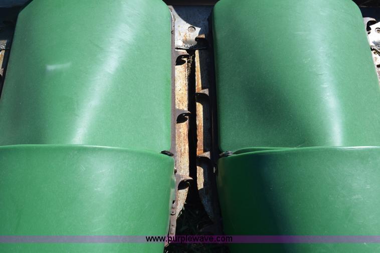 image for item K8746 1997 John Deere 1293 corn head