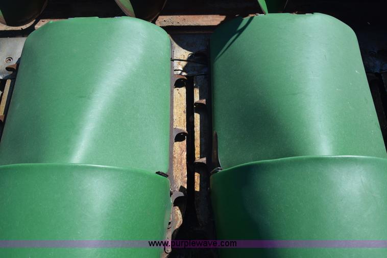 image for item K8746 1997 John Deere 1293 corn head