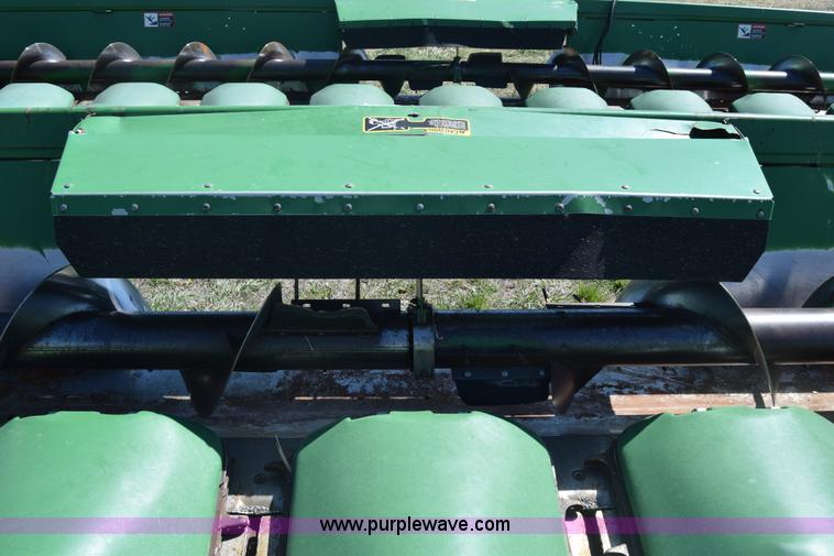 image for item K8746 1997 John Deere 1293 corn head