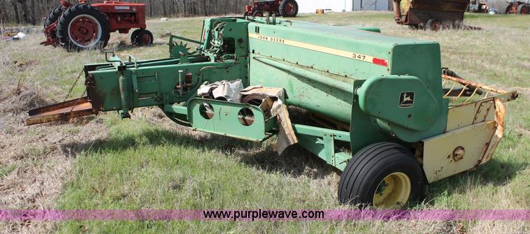 image for item K8991 John Deere 347 small square baler