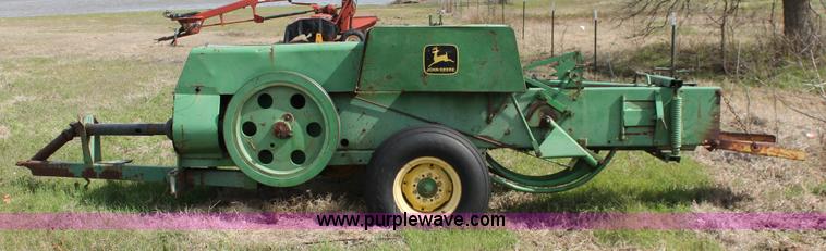 image for item K8991 John Deere 347 small square baler