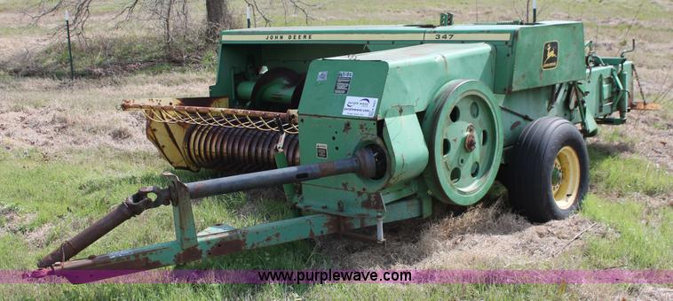 image for item K8991 John Deere 347 small square baler