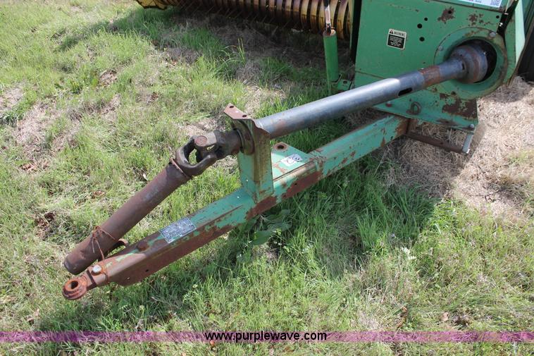 image for item K8991 John Deere 347 small square baler