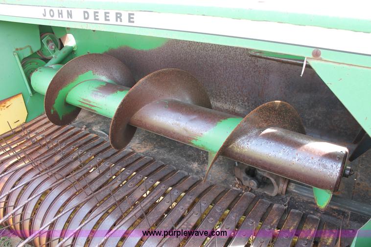 image for item K8991 John Deere 347 small square baler