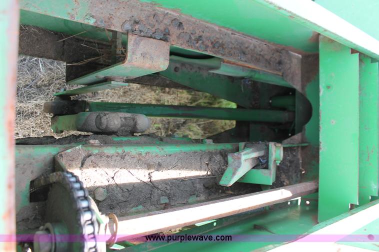 image for item K8991 John Deere 347 small square baler