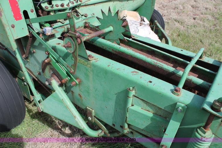image for item K8991 John Deere 347 small square baler