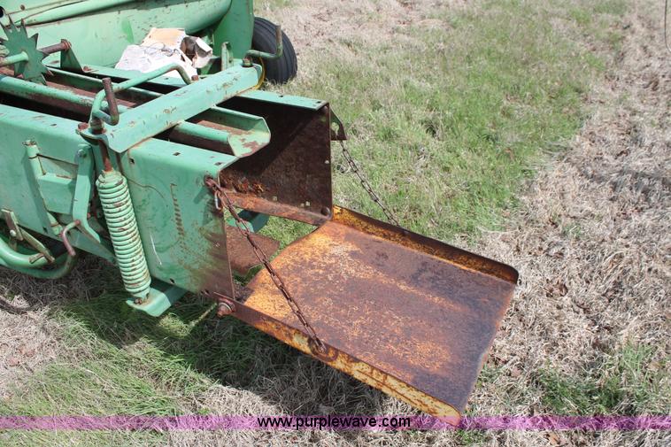 image for item K8991 John Deere 347 small square baler