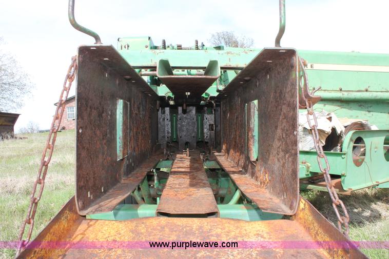 image for item K8991 John Deere 347 small square baler