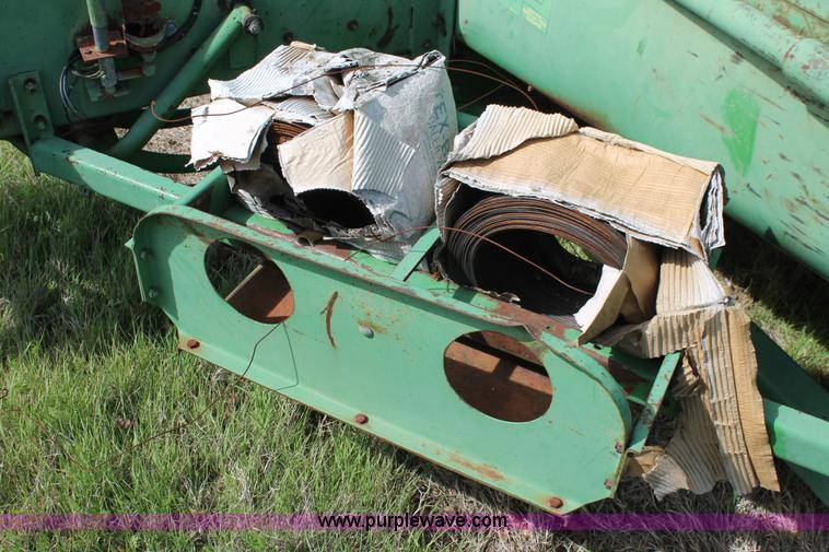 image for item K8991 John Deere 347 small square baler