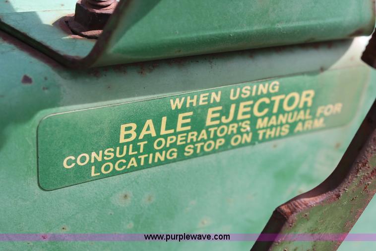 image for item K8991 John Deere 347 small square baler