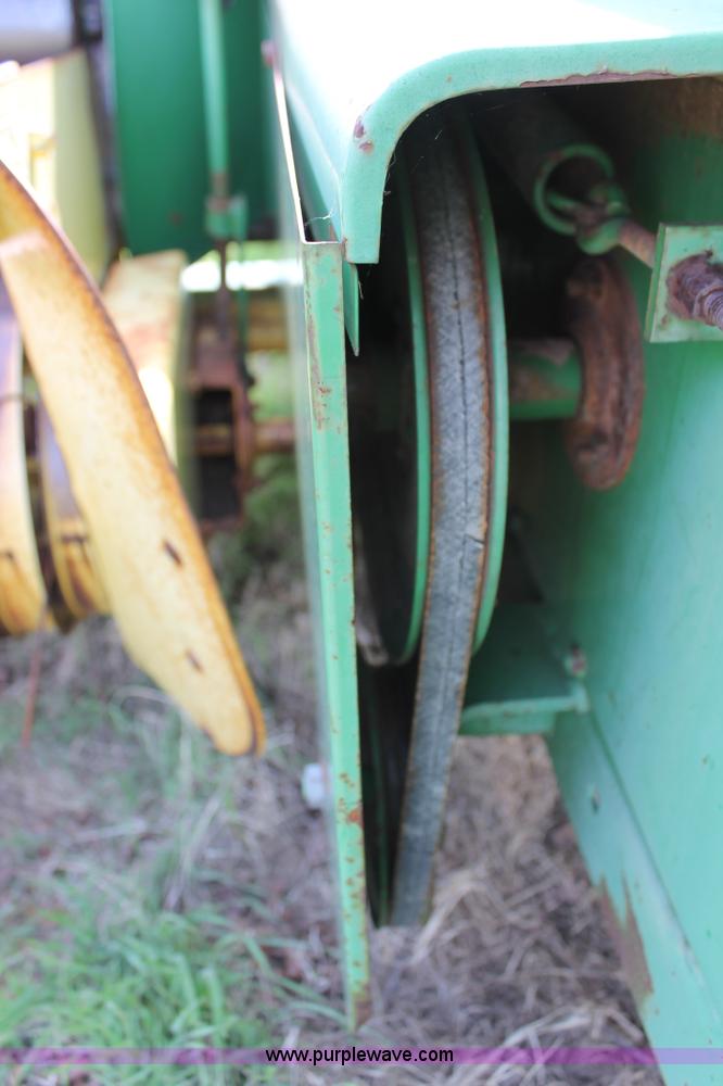 image for item K8991 John Deere 347 small square baler