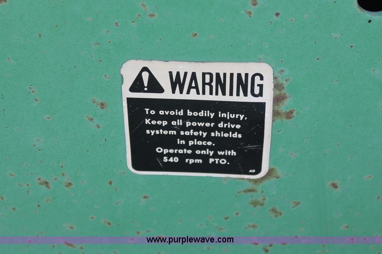 image for item K8991 John Deere 347 small square baler