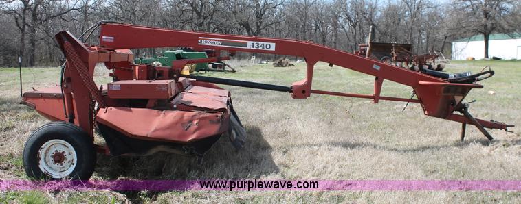 image for item K8992 1995 Hesston 1340 windrower